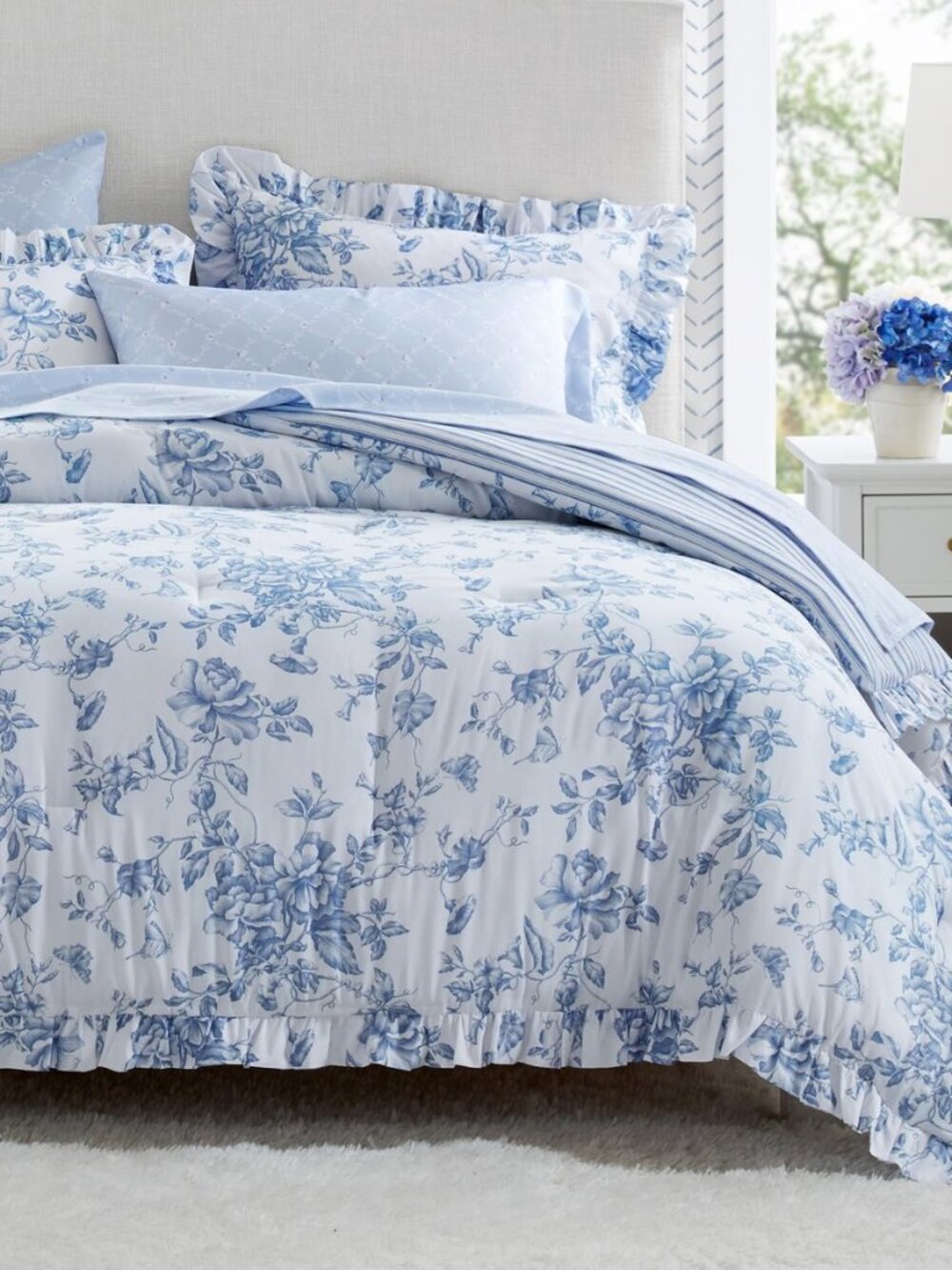 Essentials Blue Floral Comforter Set with Sheets Full,7pc